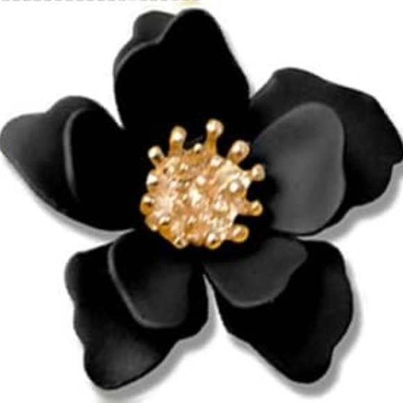 Black Flower Gothic Earrings 3D Floral Pretty Realistic Goth Flowers New - Picture 4 of 7